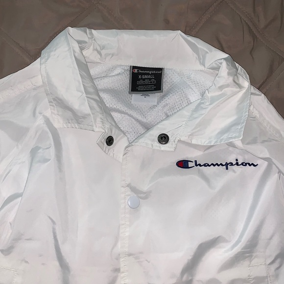 Champion Crop Windbreaker - Picture 2 of 7